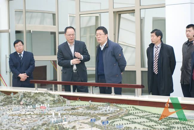 王玉君總經理聽取情況介紹