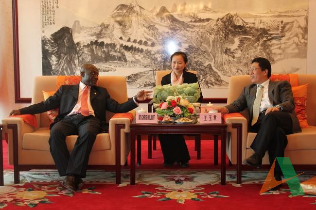 集團(tuán)公司王玉君總經(jīng)理會見加納總統(tǒng)顧問克里斯威爾默