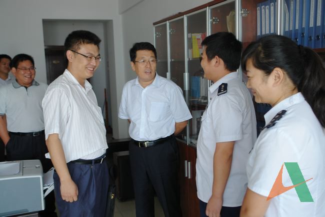 了解員工工作和生活情況