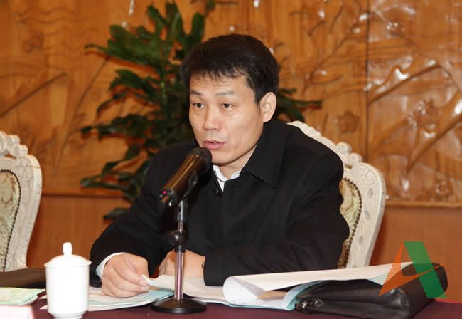 集團公司副總經理、新聞發言人孫富軍出席并主持開班式