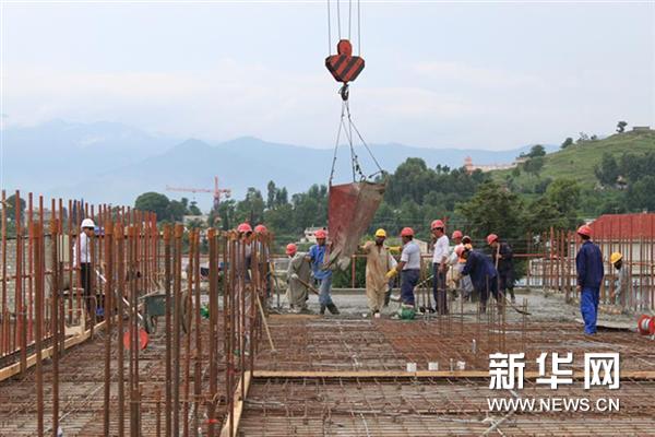 中巴工人團結協作用汗水鑄造友誼豐碑