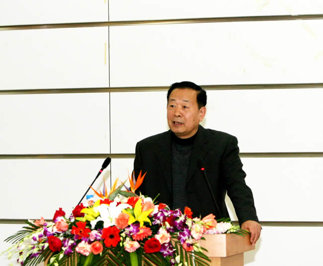 王云良副總經(jīng)理主持會議